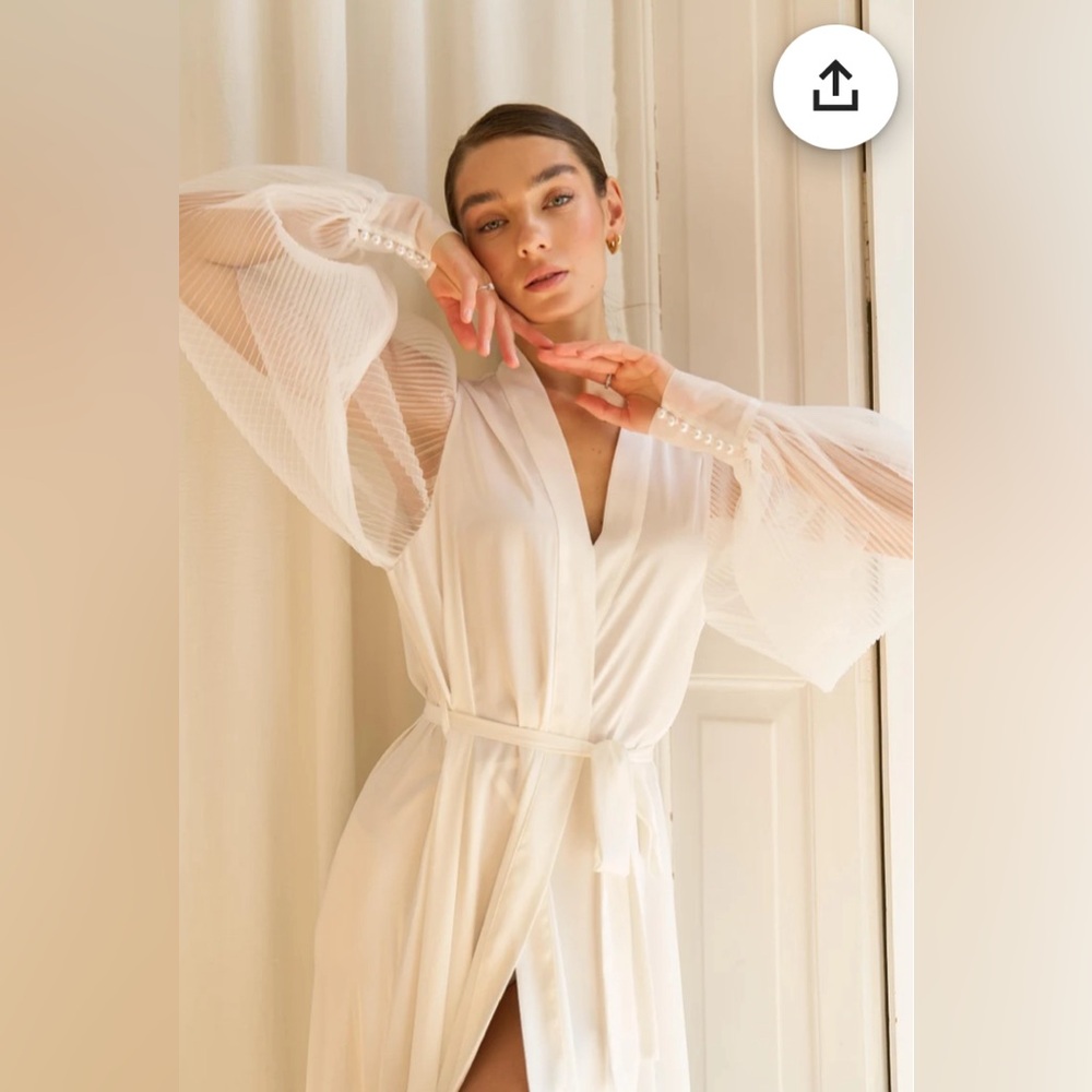 Bridal Robe - Picture 3 of 6